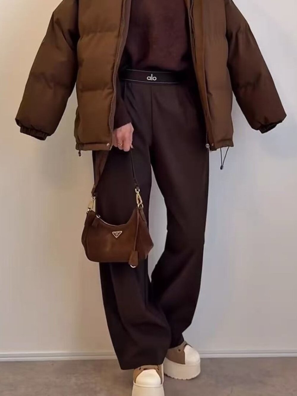 ALO Yoga Women's Coffee Brown Suit Pants ๐ Regular Size - Picture 8 of 8